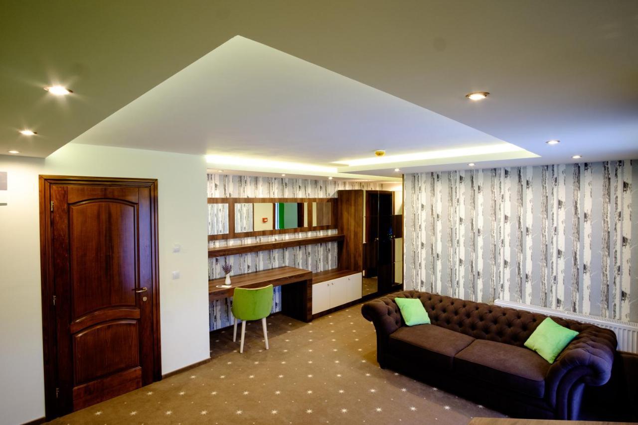 Hotel Poezia Luna Екстер'єр фото