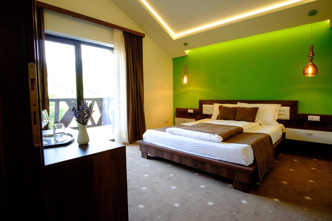 Hotel Poezia Luna Екстер'єр фото