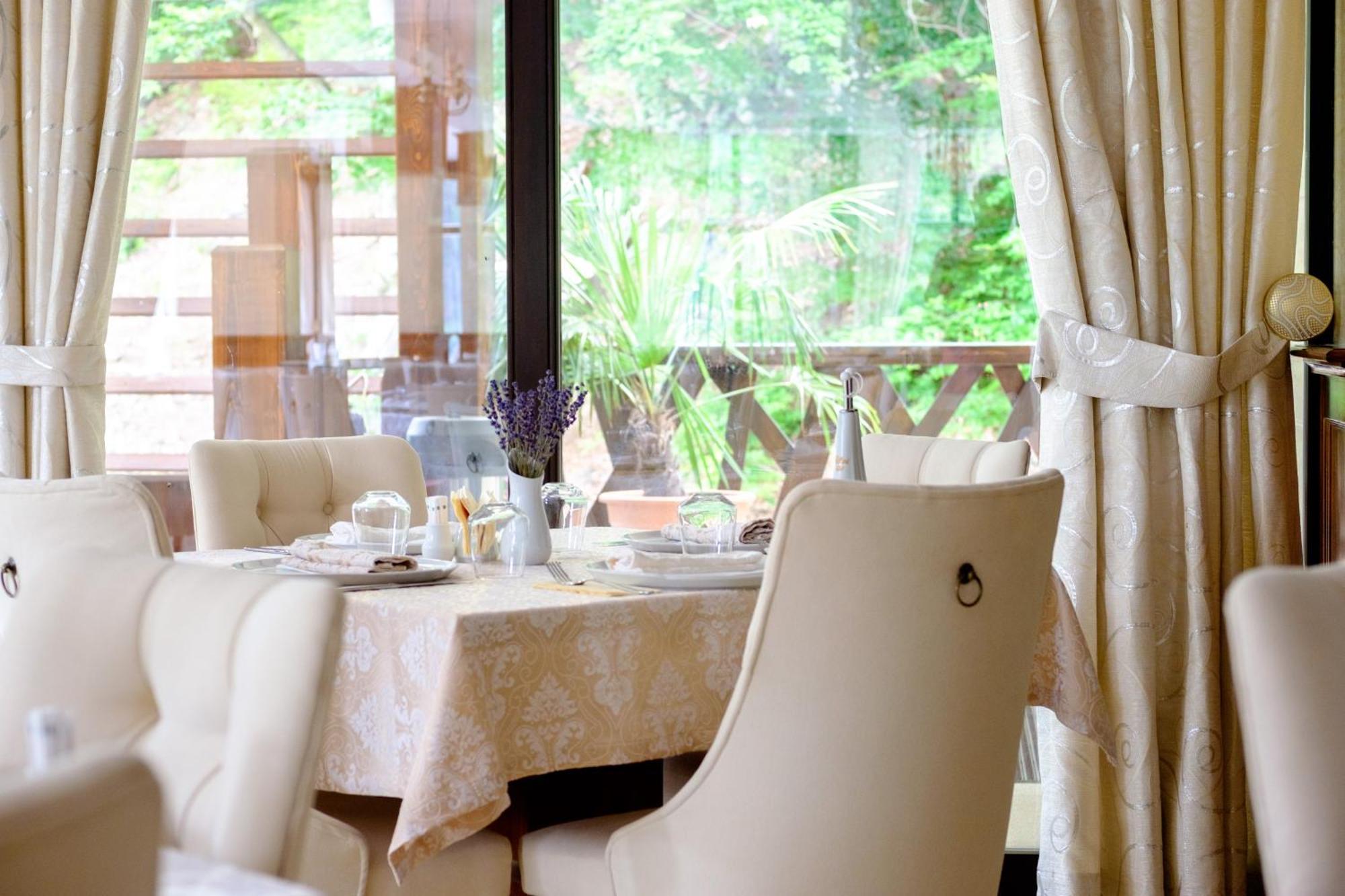 Hotel Poezia Luna Екстер'єр фото