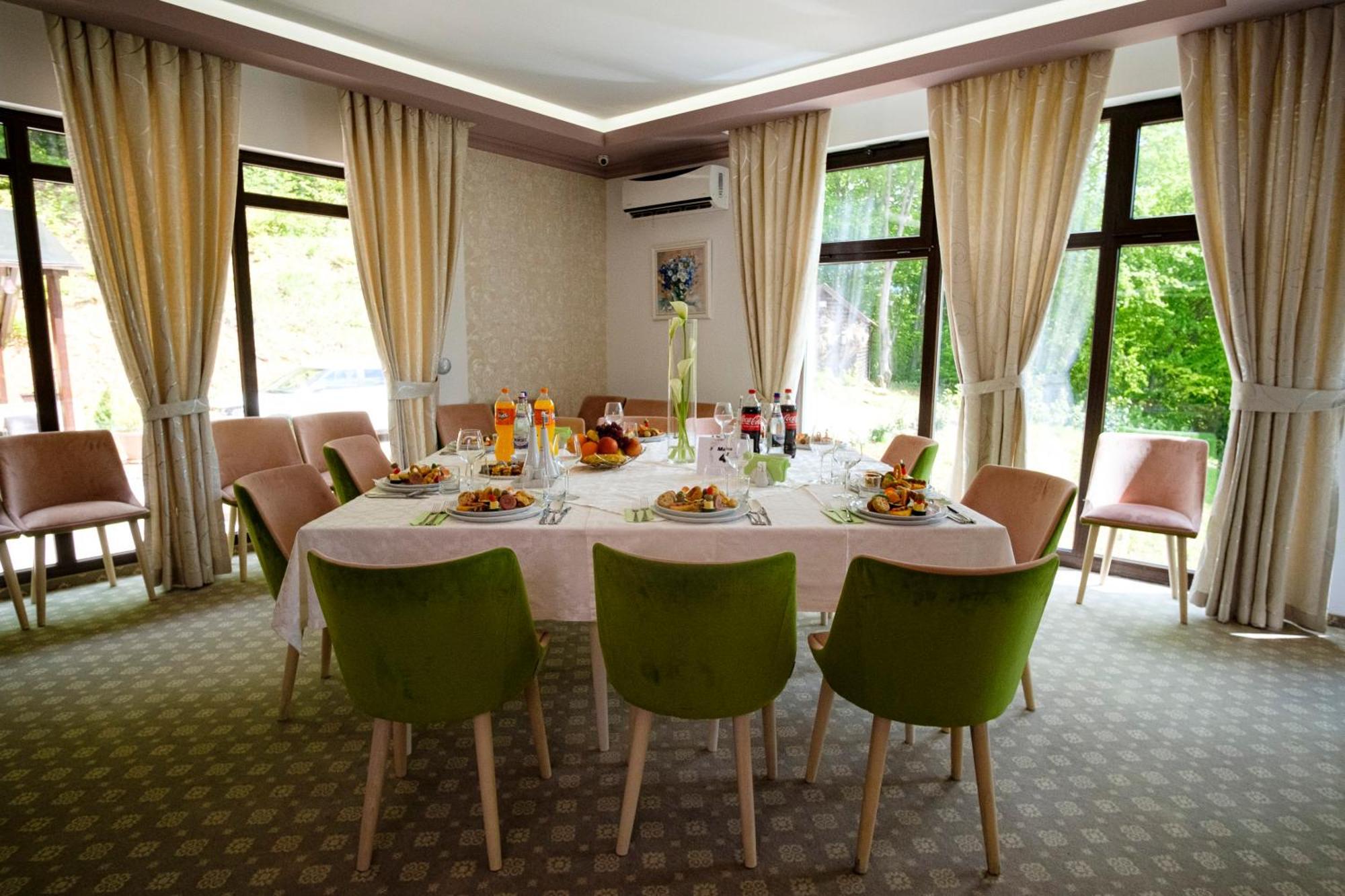 Hotel Poezia Luna Екстер'єр фото
